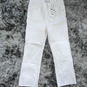 NEW Zara white crop flare jeans size 8